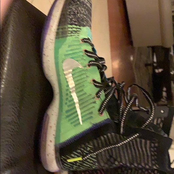 “What The” High top Kobe 10s - Picture 6 of 7